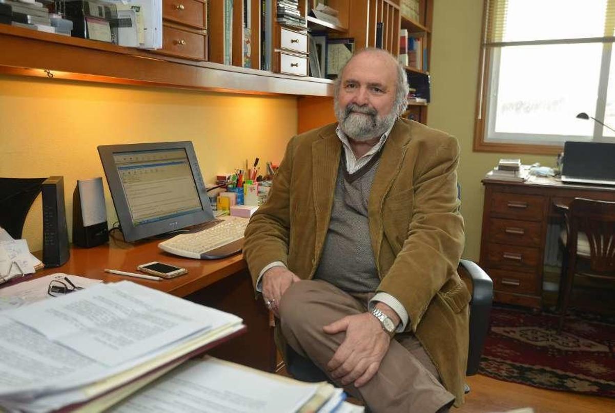 Víctor Pedreira, en su despacho en Pontevedra. // Gustavo Santos