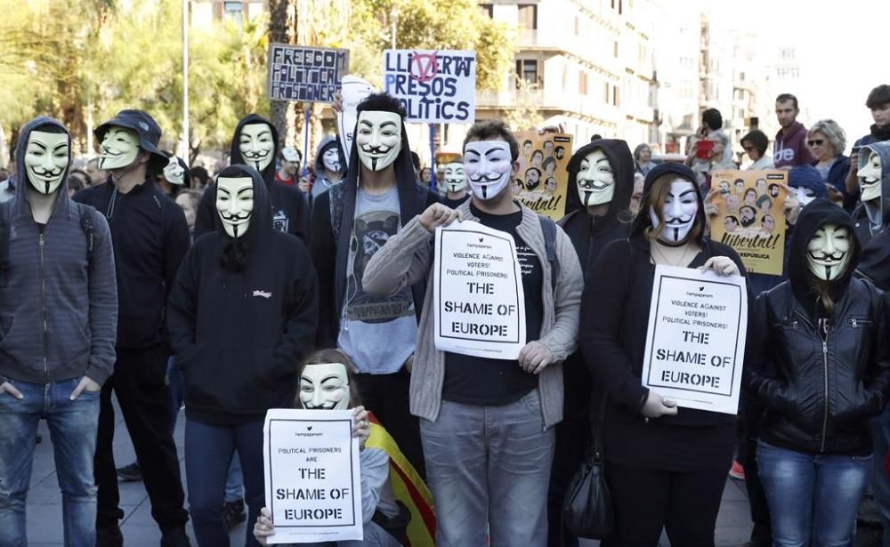 Encartellada arreu de Catalunya per demanar la llibertat dels presos