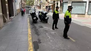 Agentes de la Policía Local de Lucena asumen la vigilancia de las viviendas irregulares