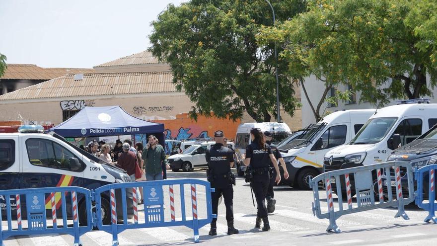 VÍDEO | La Policía inicia el desalojo de la antigua cárcel de Palma