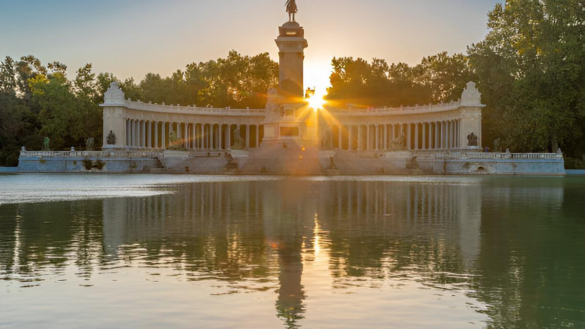 Madrid amanece sin rastro de nubosidad.