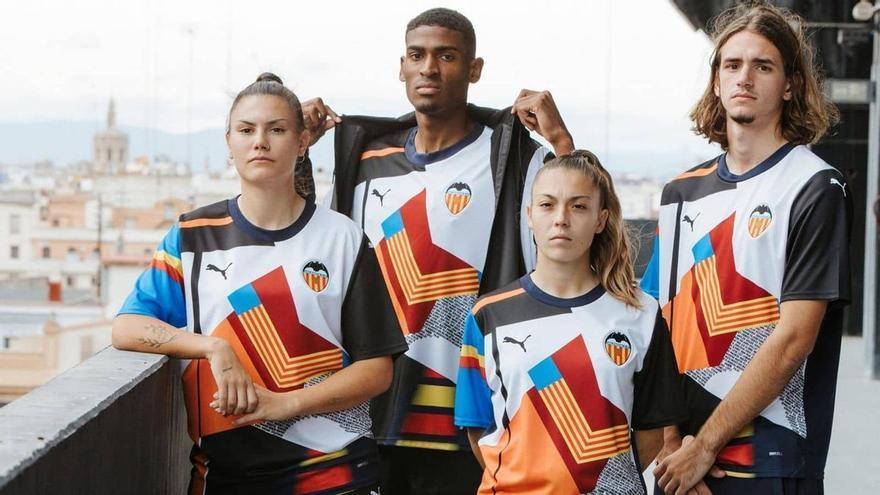 El Valencia y Puma lanzan una nueva camiseta de edición limitada