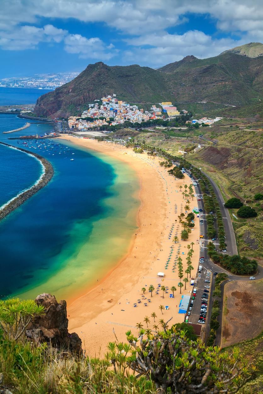 Ahora, esta playa es una de las más visitadas de la isla, y no es para menos.