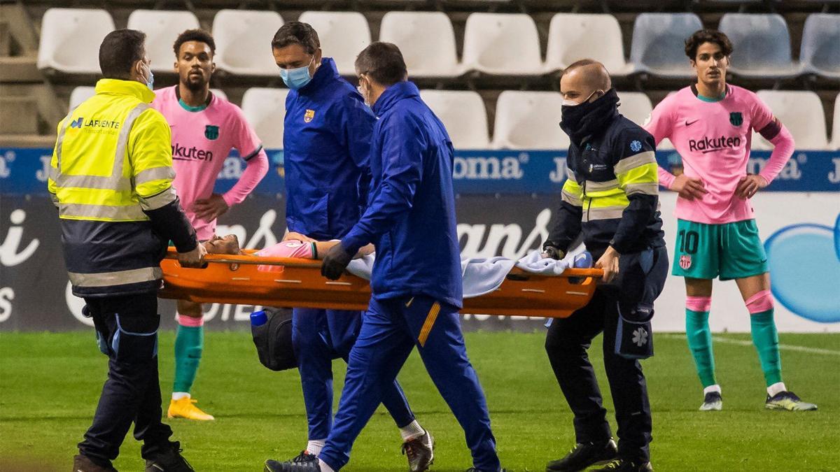 Álvaro Sanz salió en camilla