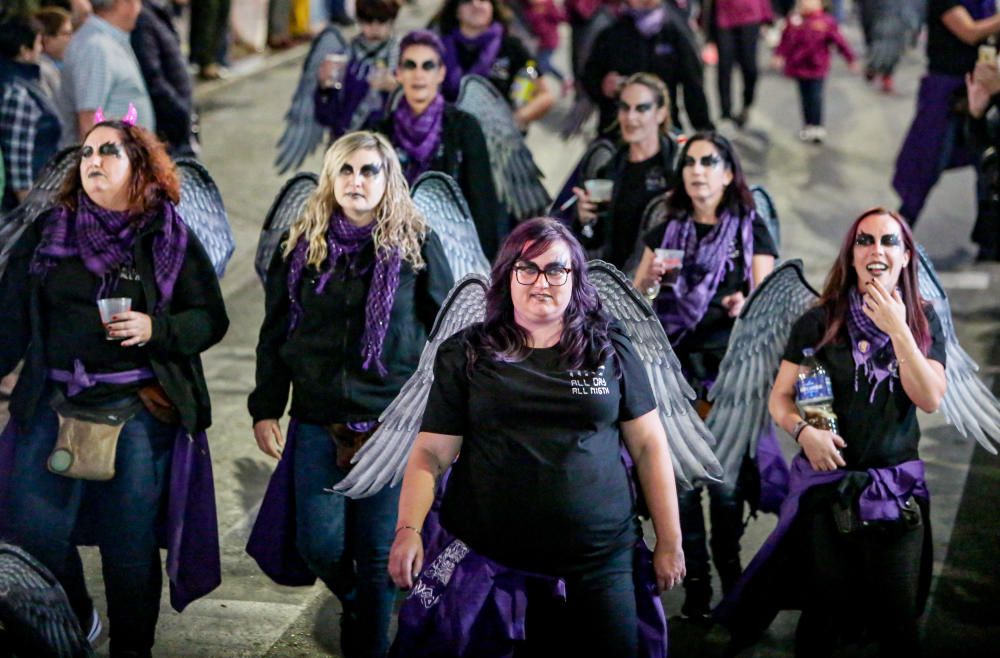 Fiestas Mayores Patronales de Benidorm: Un río de peñas y festeros.