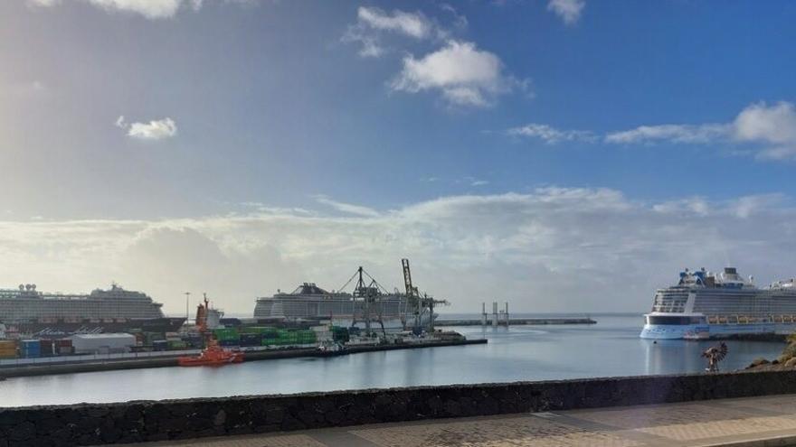 Archivo - Cruceros en Arrecife (Lanzarote)