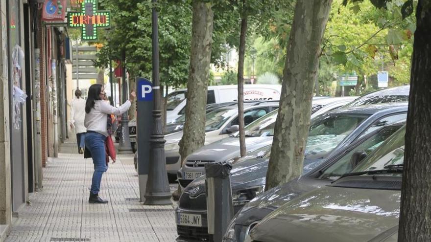 Aprobada la ampliación de la zona azul y la subida del billete del bus en Cáceres