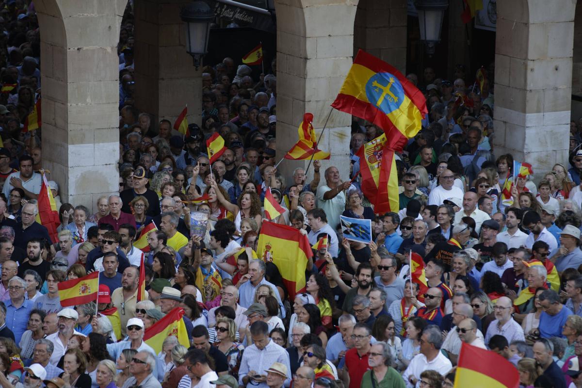 En imágenes: así fue la masiva manifestación en Gijón de apoyo a Ceuta en la plaza Mayor
