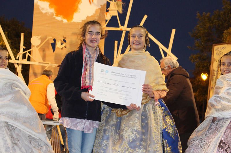 Entrega de los certificados de la Unesco a las Fallas infantiles