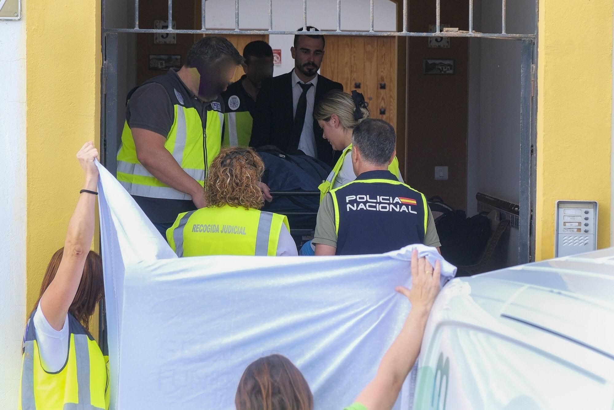 Hallan los cadáveres de una pareja en una vivienda de El Zardo