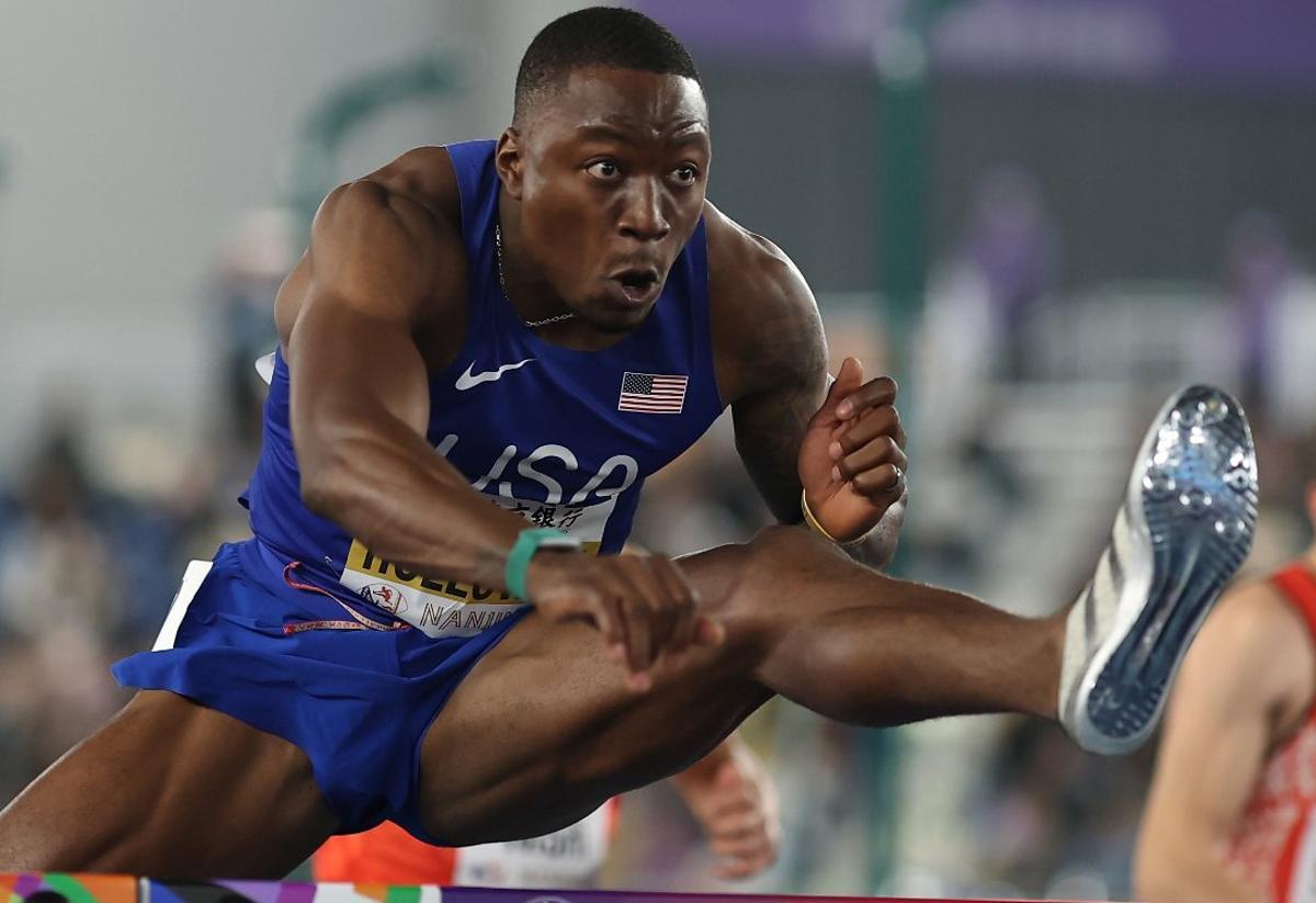 Grant Holloway, imbatido en 60 metros vallas desde 2014