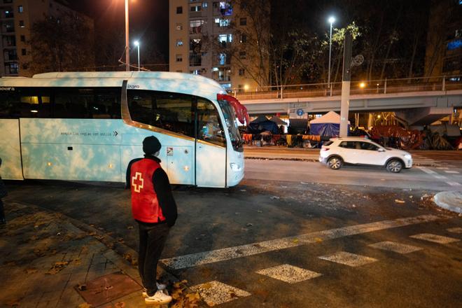 El Govern i les entitats socials han pogut reallotjar 120 de les 180 persones vulnerables que habitaven al B9