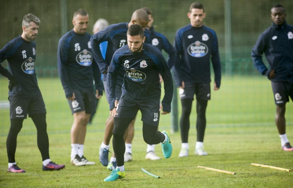 El técnico convoca a 19 jugadores, por lo que tendrá que hacer un último descarte antes del encuentro ante el Sevilla.