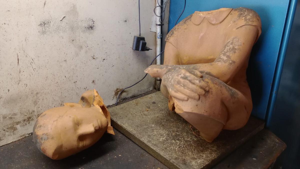 La peça trencada i recuperada per l'Ajuntament de Girona.