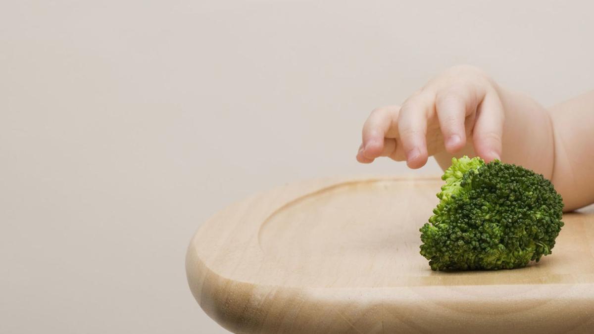 El 4% de los niños andaluces no pueden comer verdura ni fruta todos los días.