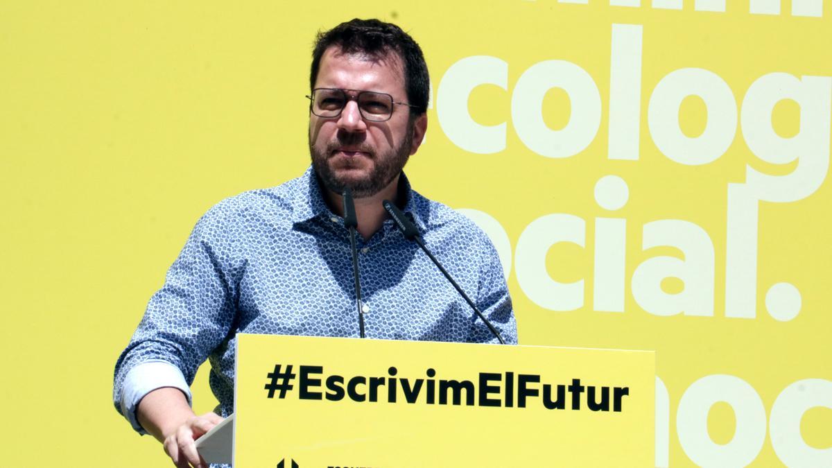 Aragonès: "Las instituciones son para la mayoría, no para una o dos personas"