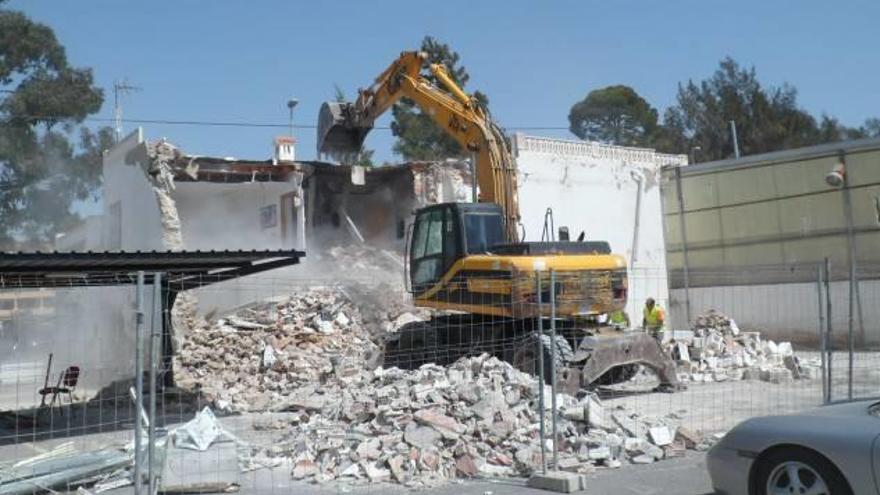 Inician las obras para desarrollar la segunda fachada comercial de la avenida Miguel Hernández