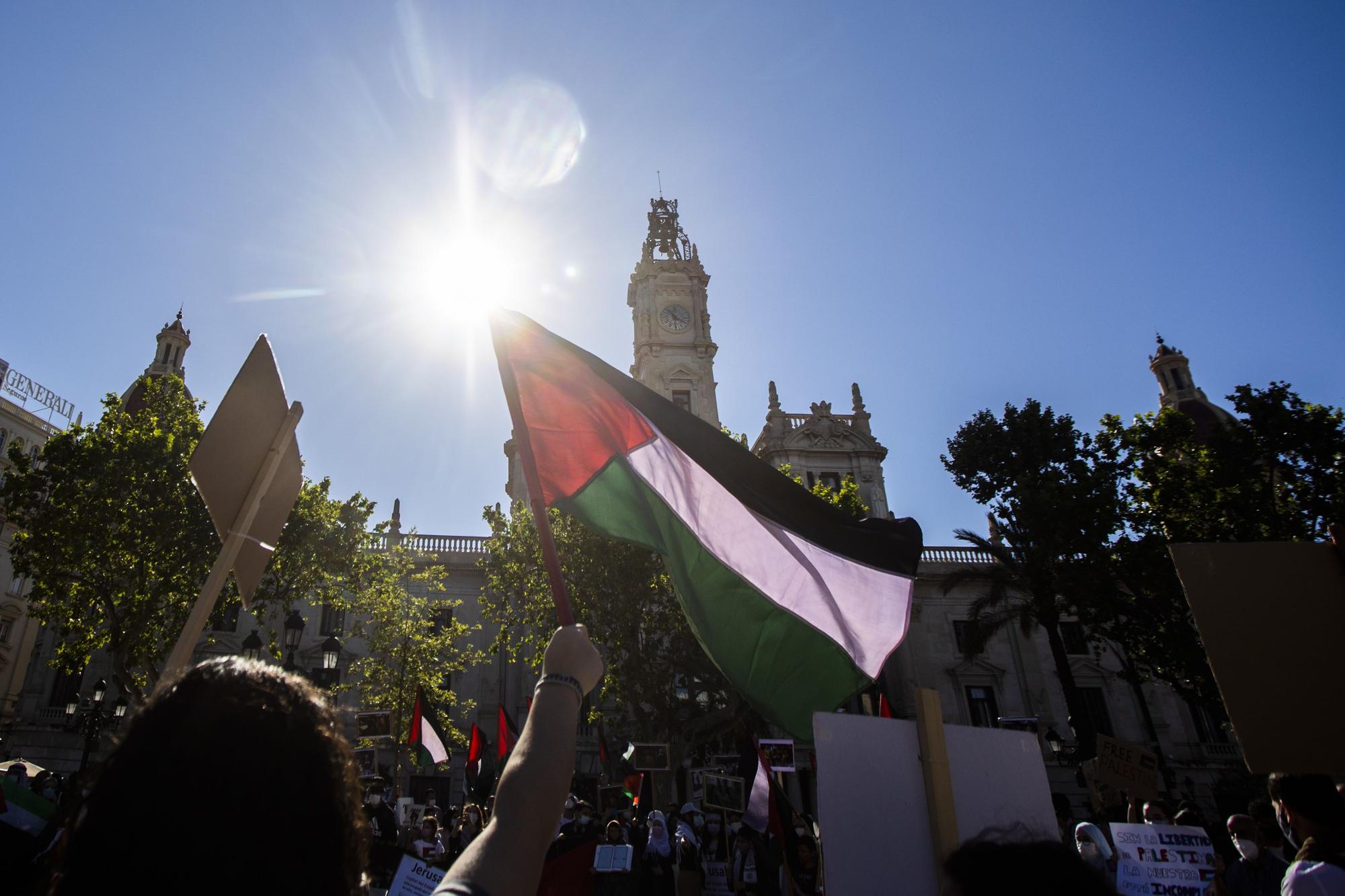 Protesta en València contra los bombardeos israelíes en Gaza y los desahucios en Jerusalén Este