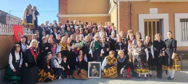 Santa Cristina honra a Santa Águeda con un oficio religioso, comida fraternal y baile