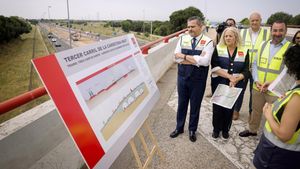 El consejero de Tranportes, Jorge Rodrigo, durante su visita alas obras del tercer carril de la M607.