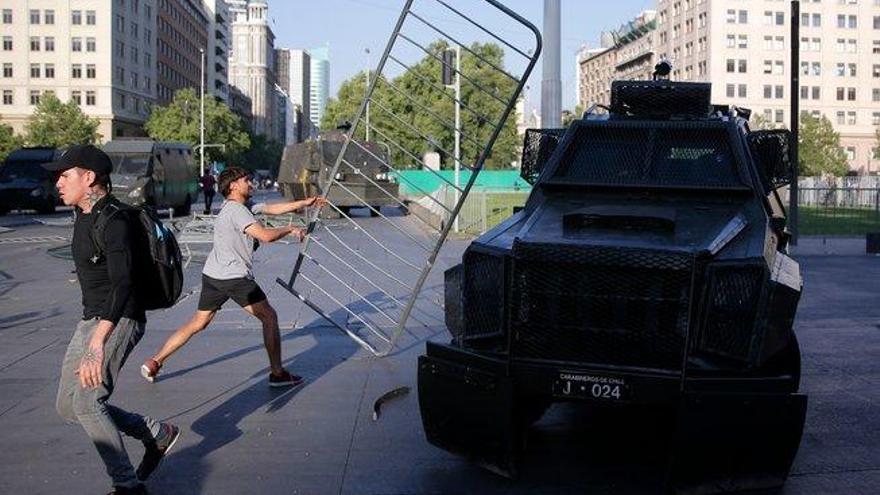 Santiago de Chile, paralizada por las protestas por el alza del precio del Metro