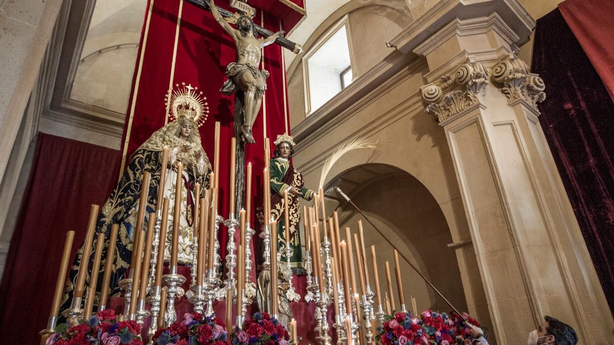 Detalles de la Cristo que no ha podido salir en procesión por las prevenciones frente al covid