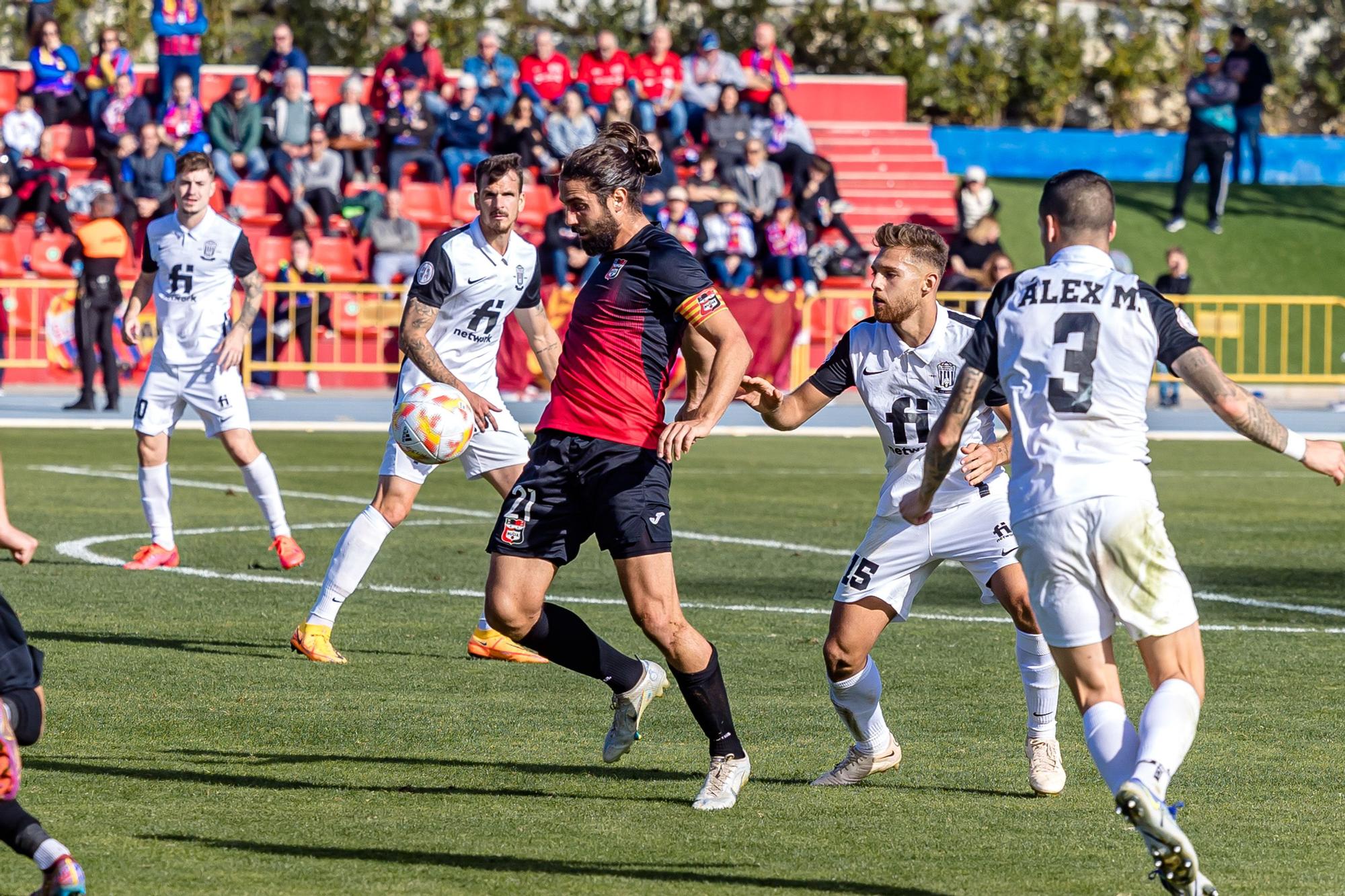 Un tempranero gol de Toner da un triunfo vital a los de César Ferrando y deja sin liderato a los de Fernando Estévez