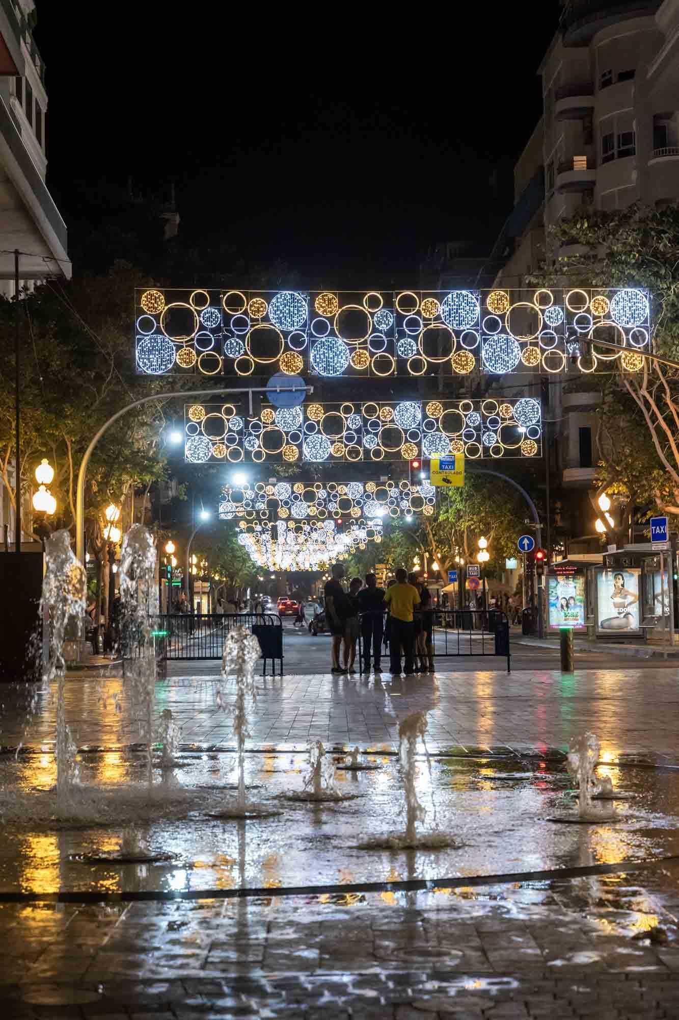 Alicante enciende las Hogueras 2025