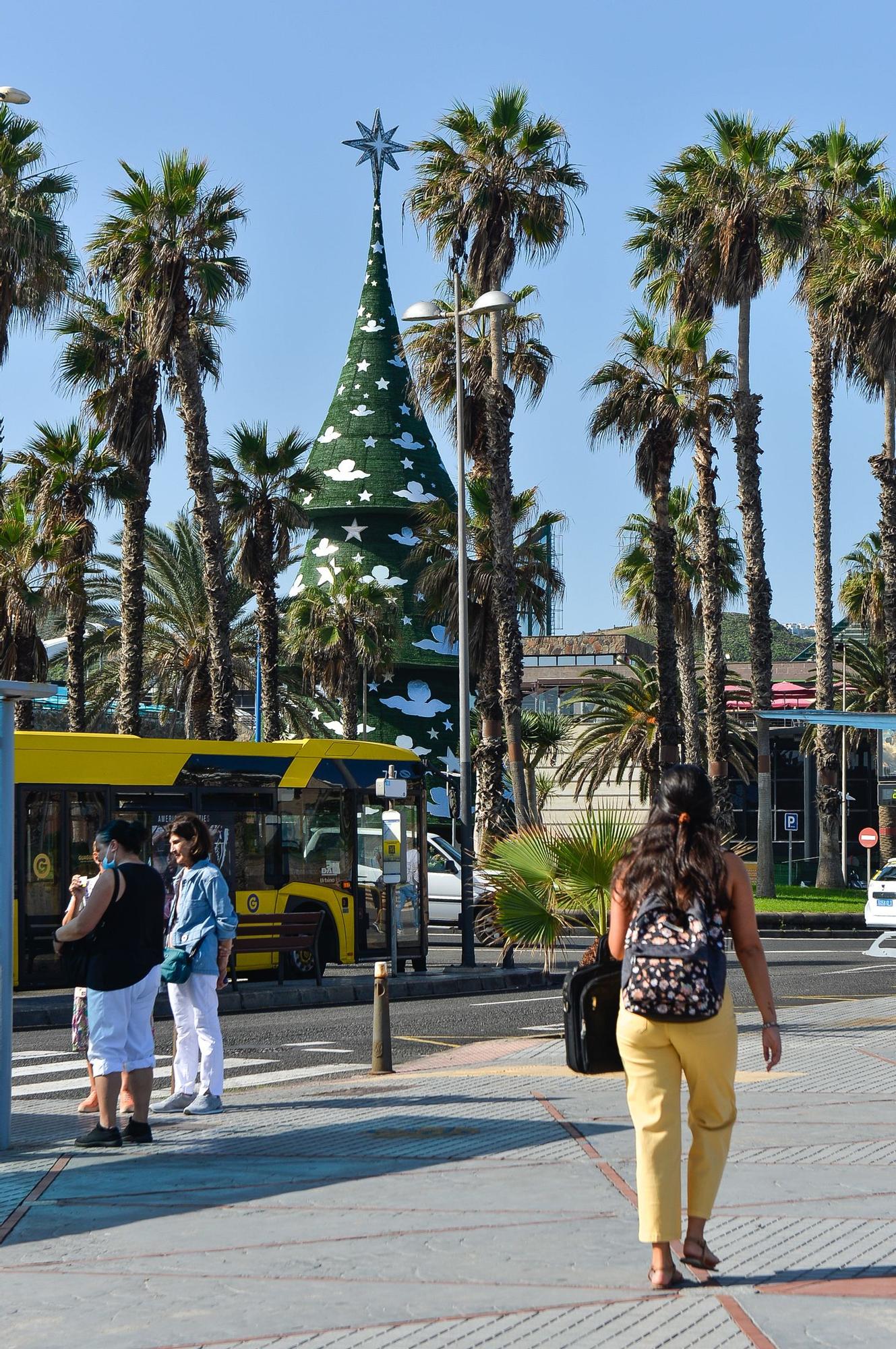 Árbol de Navidad en el CC Las Arenas