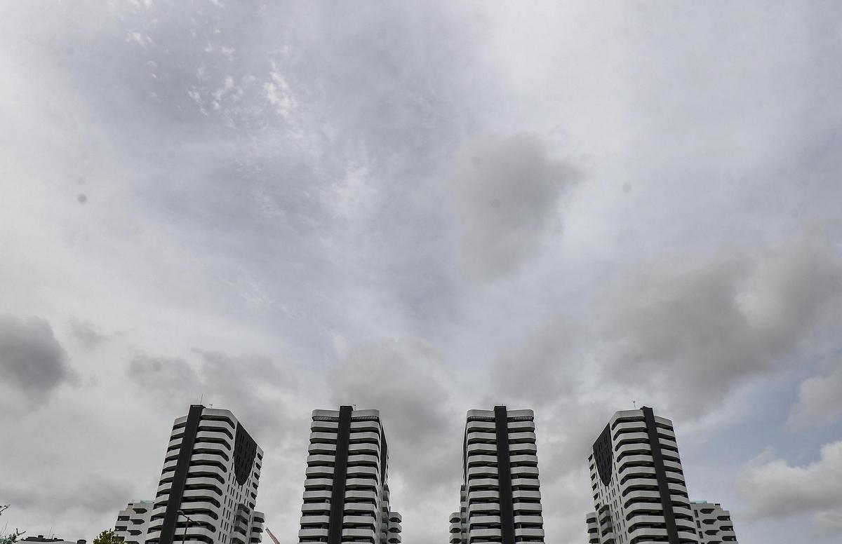 Las dos torres de la derecha son dos edificios de alquiler del proyecto Sky Homes.