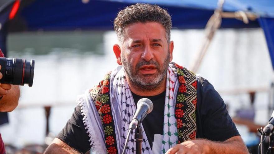 Albares dice que Israel liberará al activista español Saif Abukeshek "en las próximas horas"
