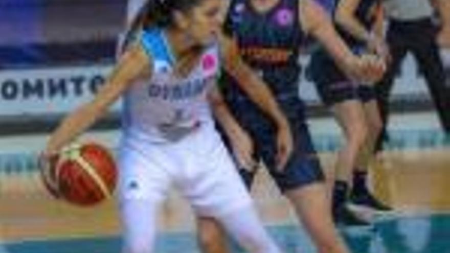 Eurolliga Marta Xargay (Dinamo de Kursk) derrota Queralt Casas (Carolo) per 83-62