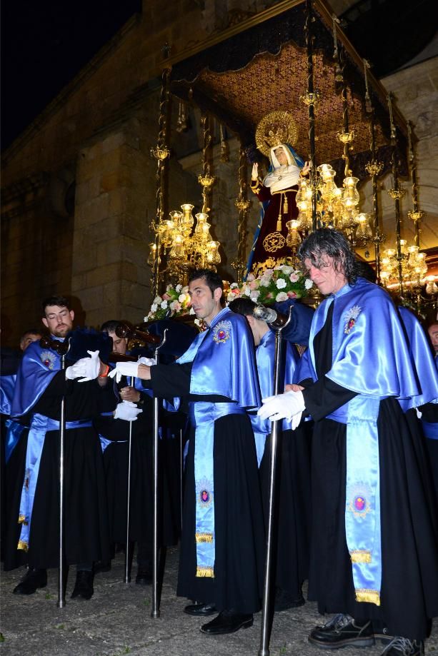 Cangas sintió el calor de la Virgen de los Dolores