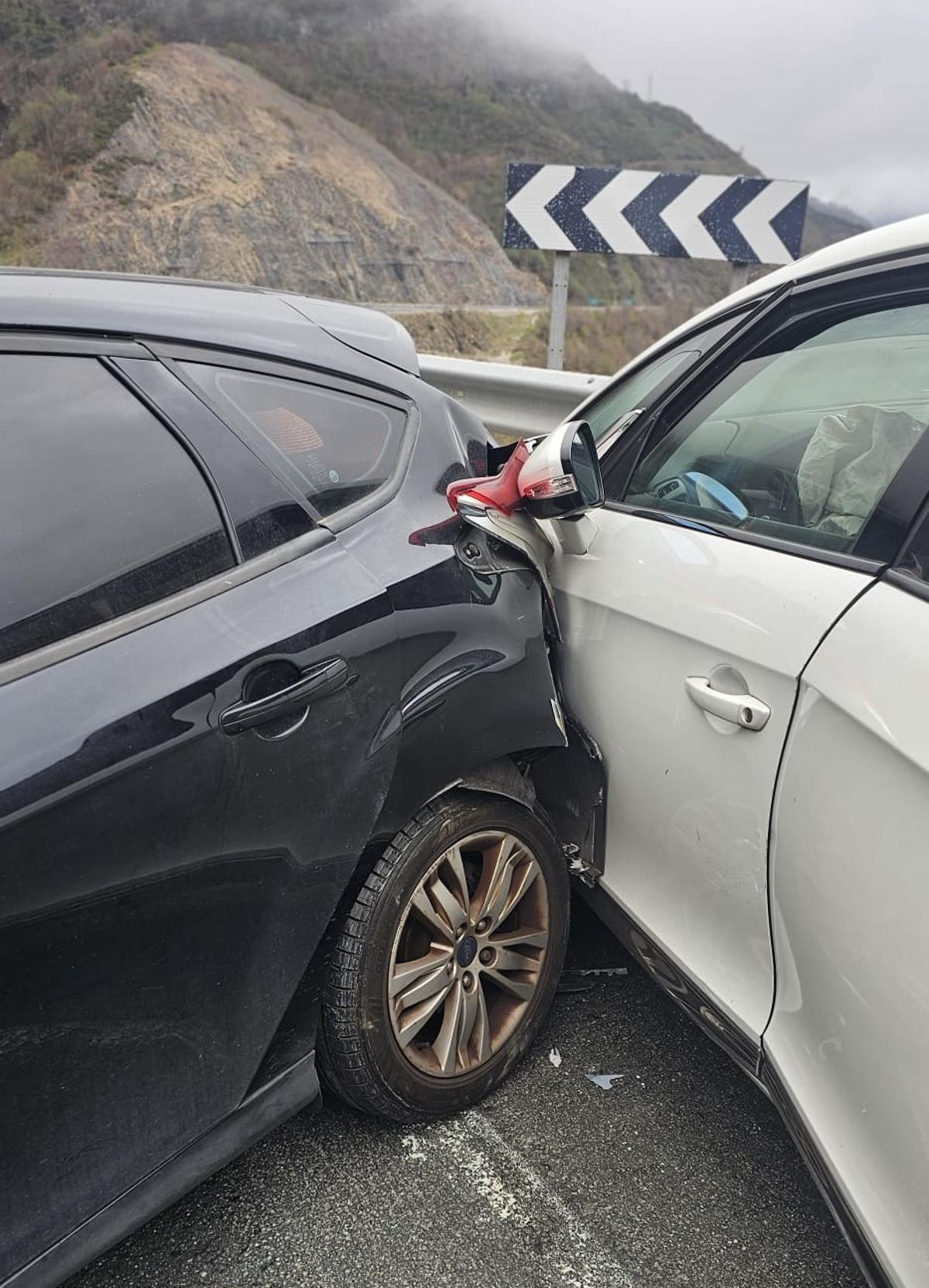 Los dos vehículos implicados en el accidente.