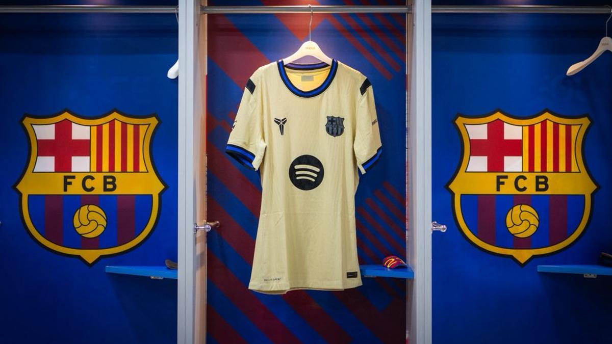 La segunda equipación del Barça con el dorsal de Lamine, preparada para salir contra el Seúl