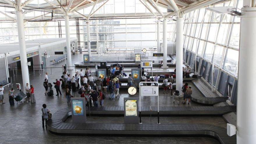 Protesta de los trabajadores del aeropuerto de Zaragoza