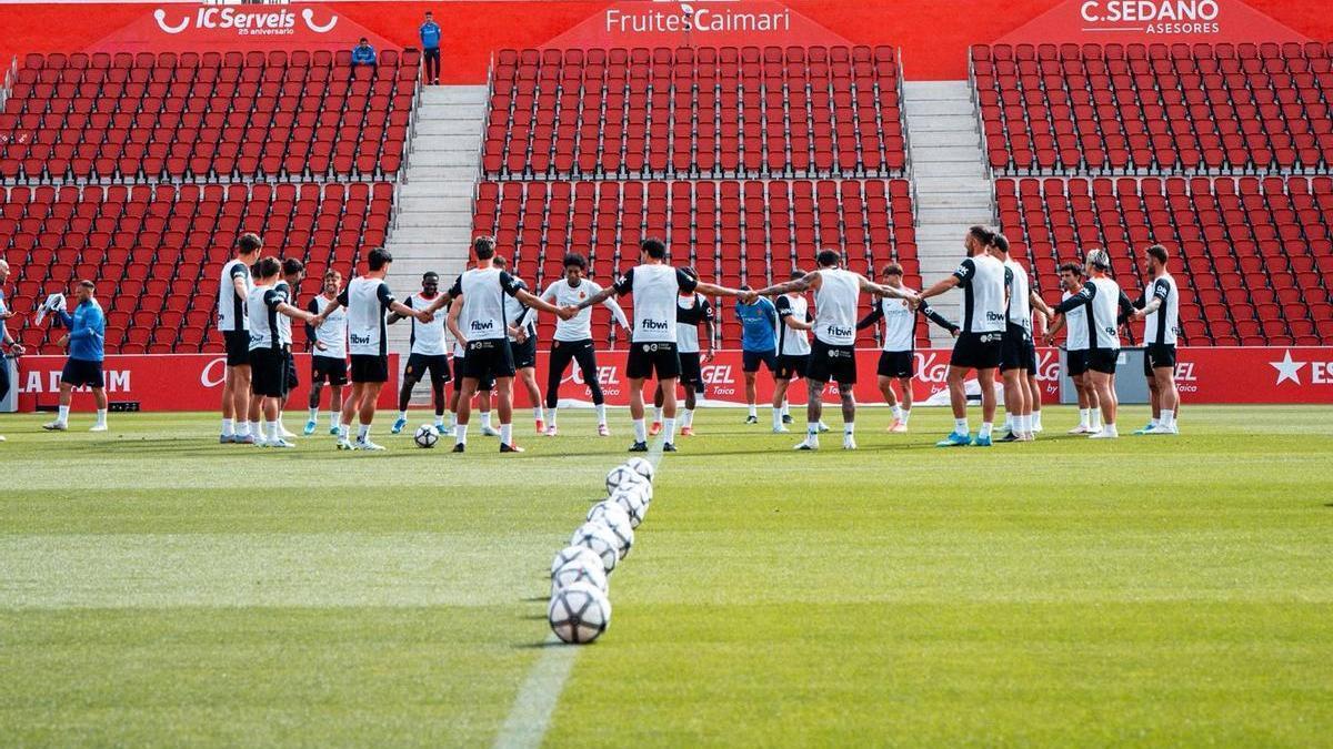 Los jugadores del Mallorca, ayer en el entrenamiento celebrado en Son Moix.