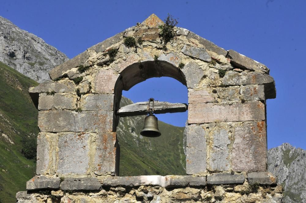 Iglesia de Tuiza de arriba en Lena