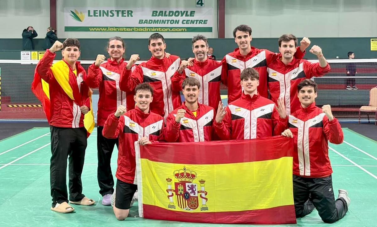 Los componentes del equipo nacional, con Jacobo (abajo, primero por la izquierda).