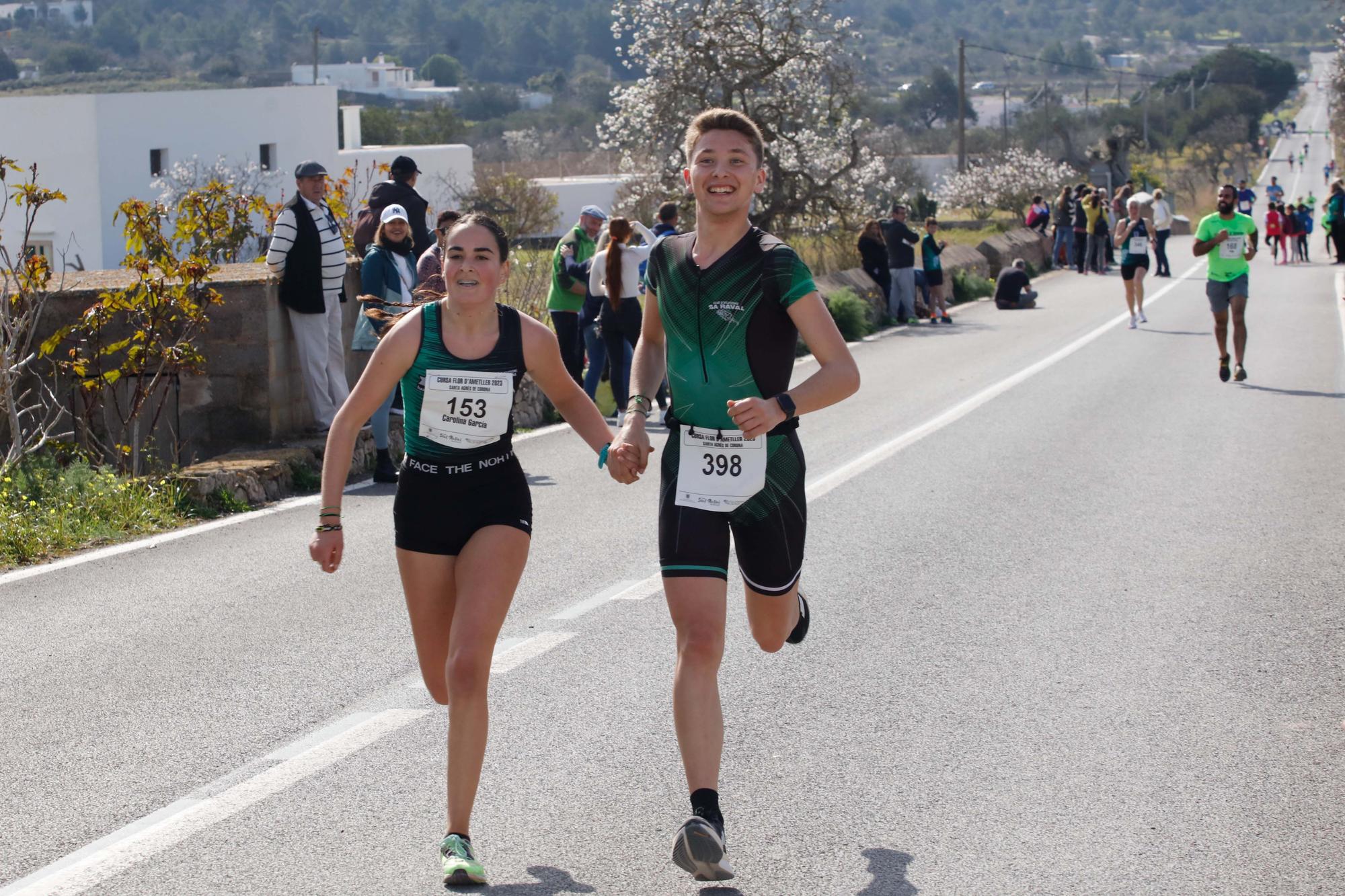 Galería de imágenes de los 250 atletas participantes en la Cursa de la Flor de l’Ametller en Ibiza