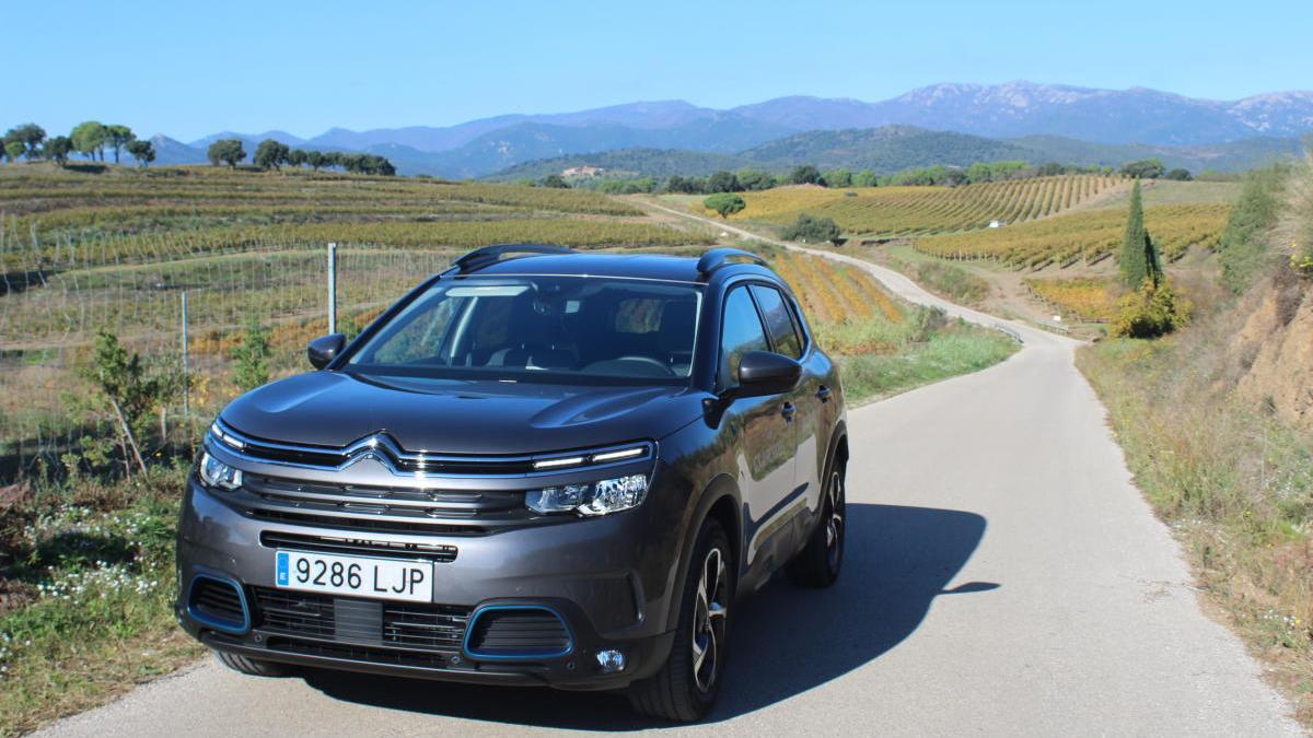 El Citroën C5 Aircross Hybrid a la falda de l&#039;Albera.