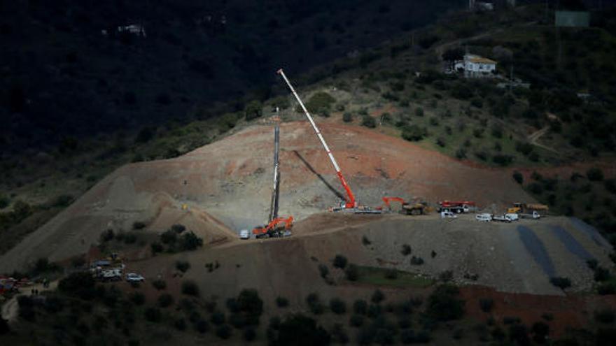 Els tècnics treballen per resoldre noves complicacions en el túnel paral·lel