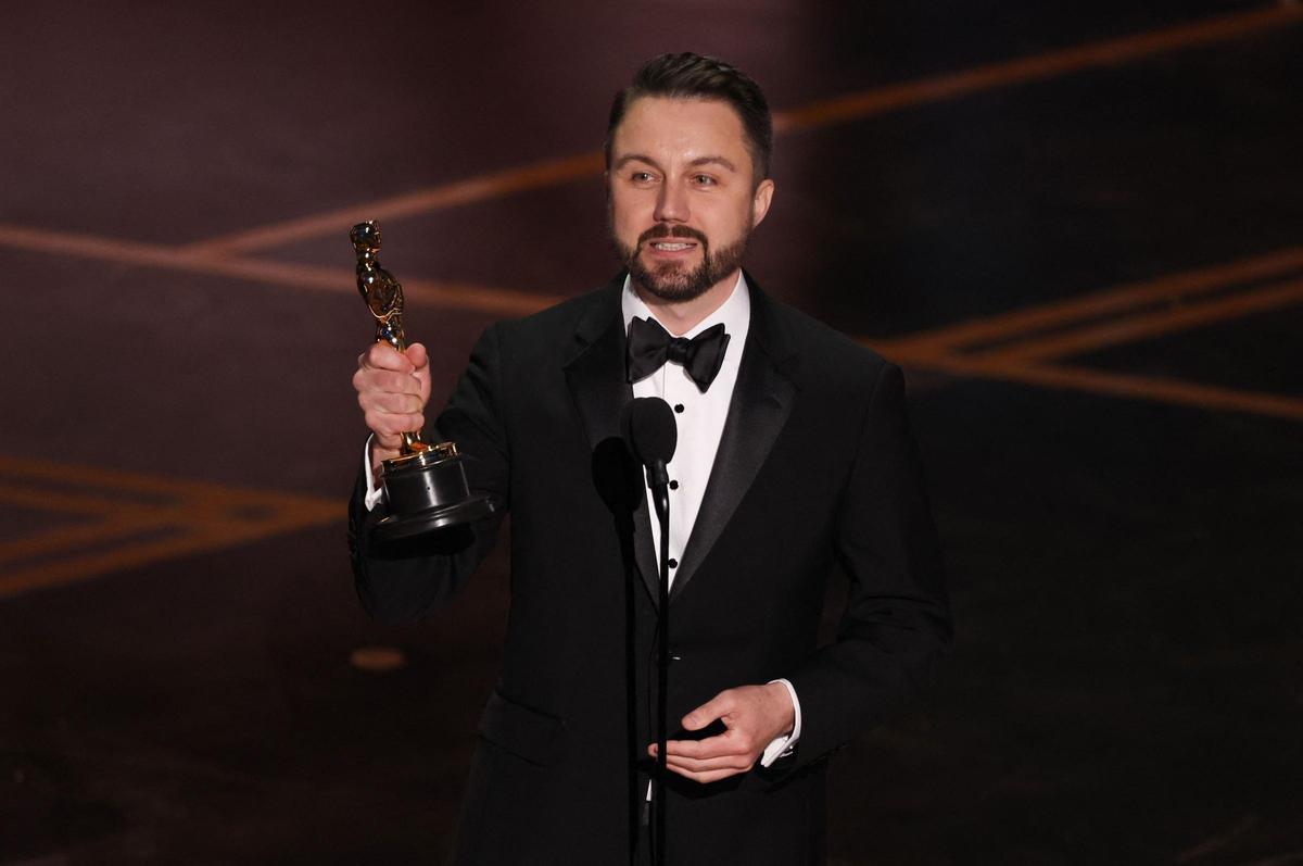 Andy Jurgensen gana el Oscar a mejor montaje por 'Una batalla tras otra'.