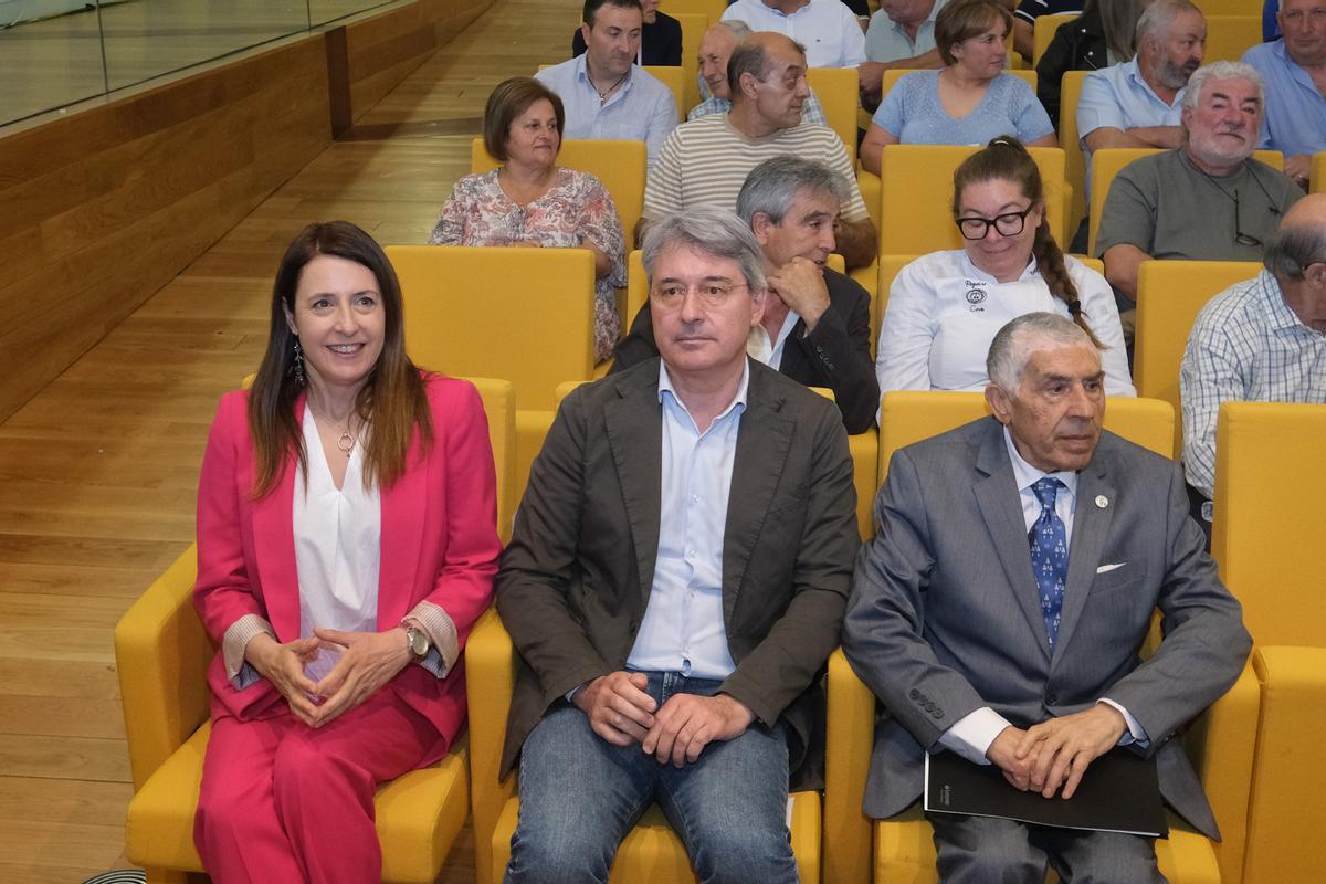 Cacabelos durante el acto en Santiago.