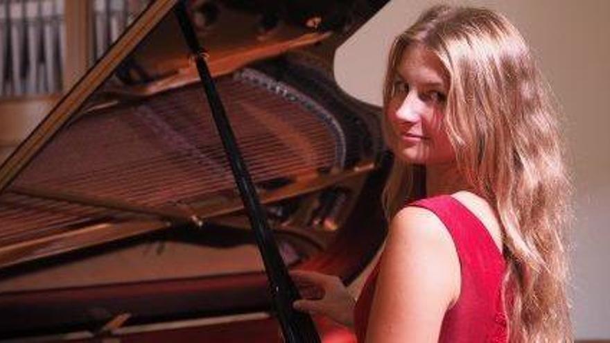 Olga Popova, pianista, ofrece hoy un concierto en el Conservatorio de Ibiza.