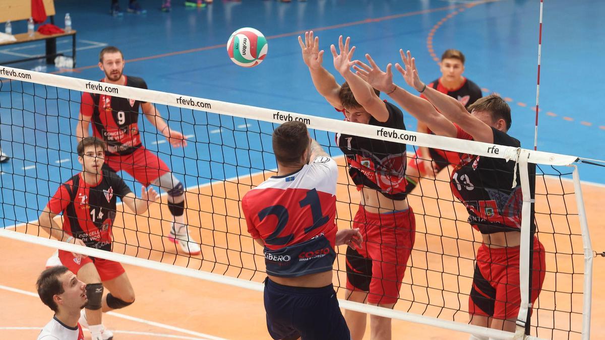 Imagen de un partido del Vigo en Coia.