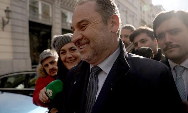 El Supremo indaga por qué Ábalos cobró 500.000 euros como dietas y Transportes responde que son gastos de viajes oficiales