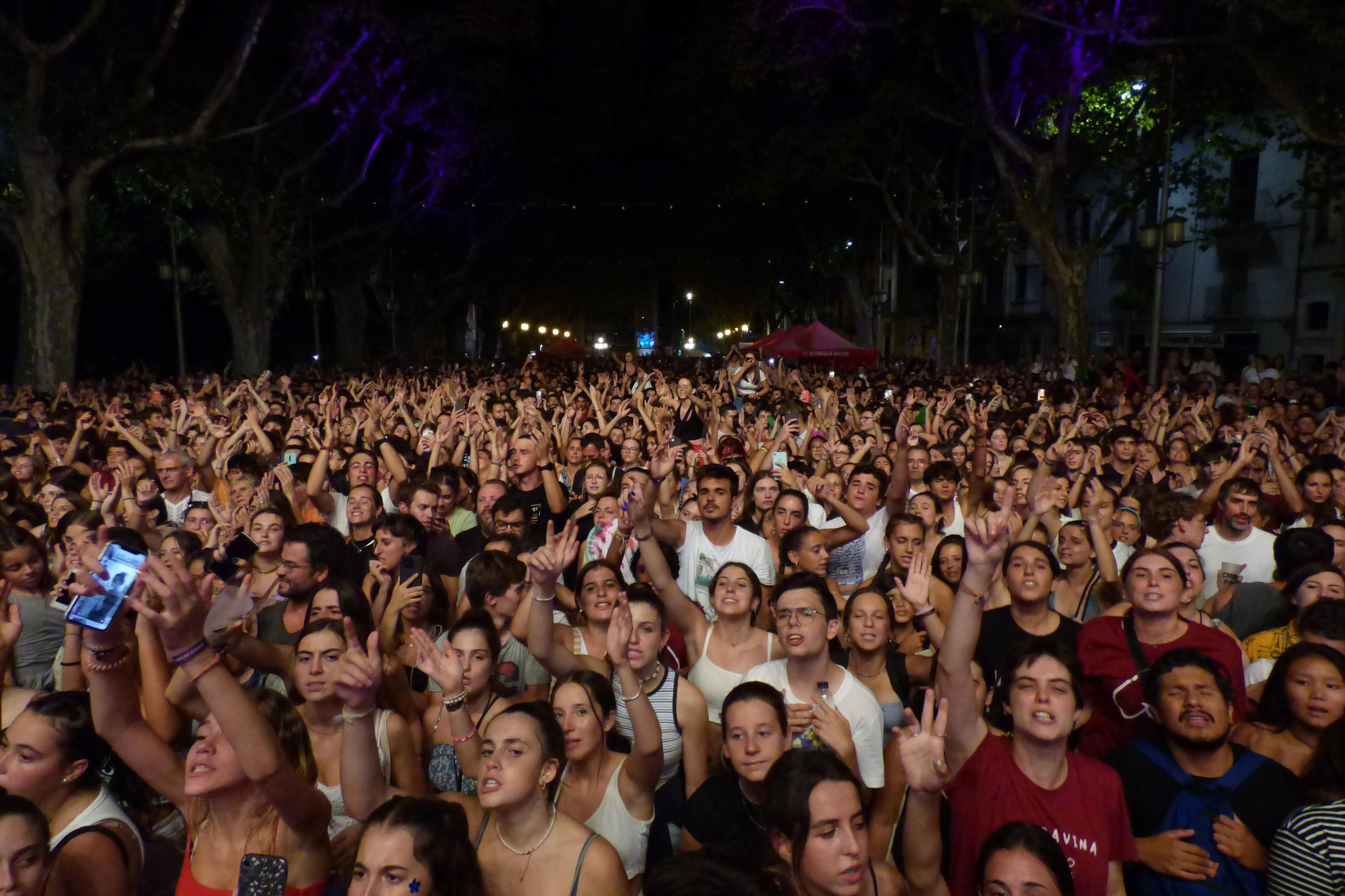 Figueres es desborda amb la tercera nit del festival acústica