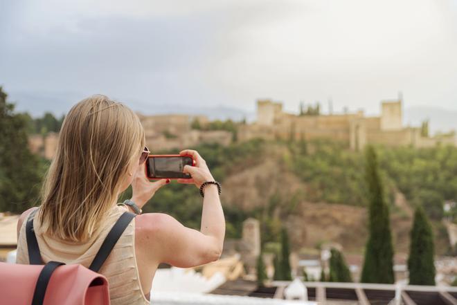 Prepara tu primer viaje sola por España en febrero.