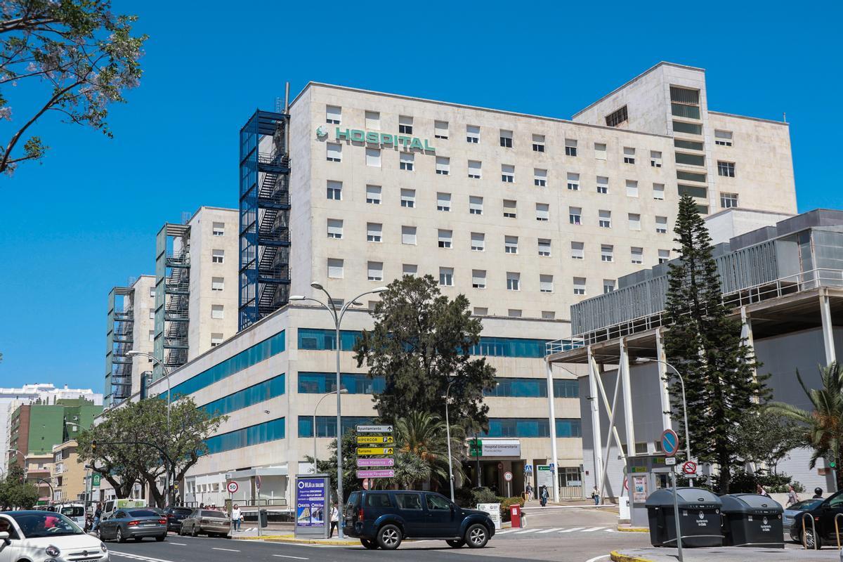 Fachada del Hospital Universitario Puerta del Mar de Cádiz